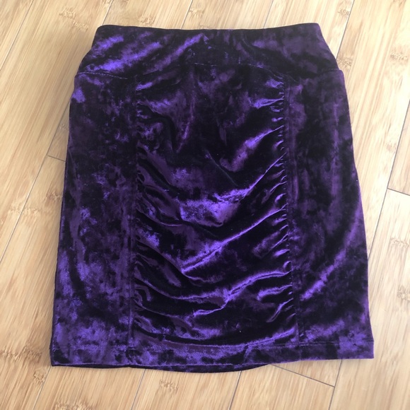 Mini purple fitted skirt - Picture 1 of 3